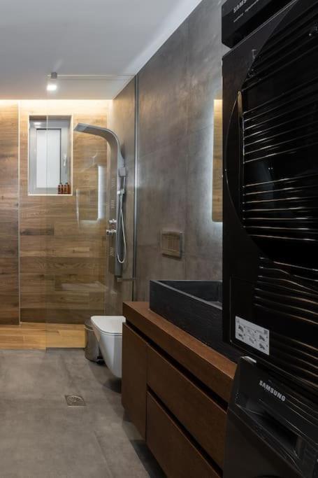 Appartamento Stylish Abode Under Acropolis W/ Sunny Courtyard! Atene Esterno foto