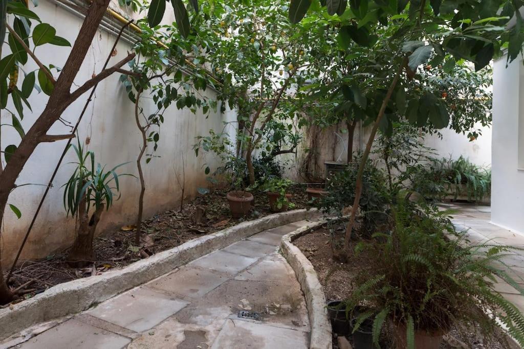 Appartamento Stylish Abode Under Acropolis W/ Sunny Courtyard! Atene Esterno foto