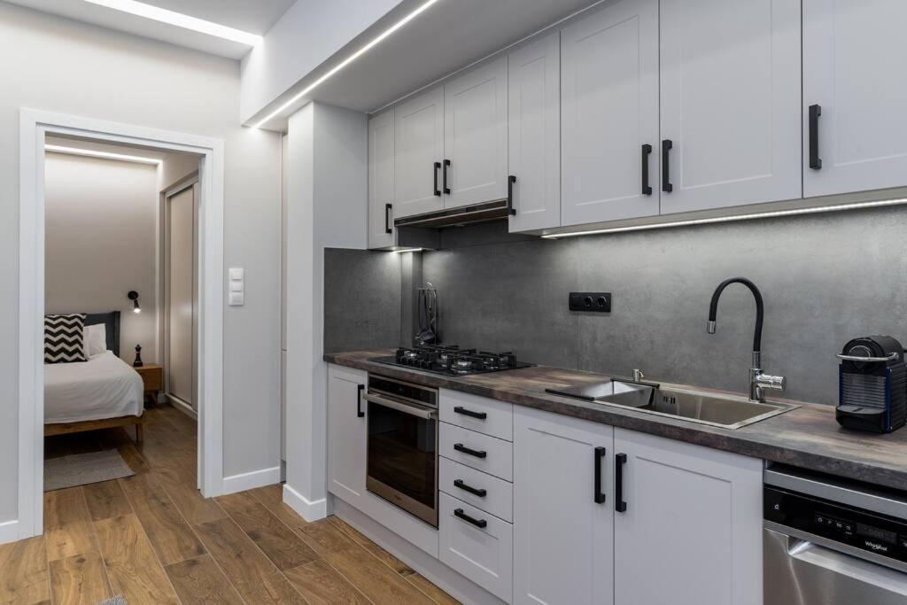 Appartamento Stylish Abode Under Acropolis W/ Sunny Courtyard! Atene Esterno foto