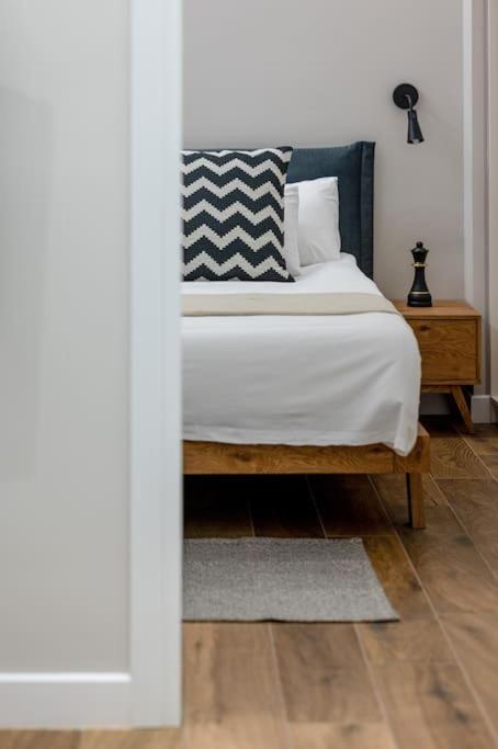Appartamento Stylish Abode Under Acropolis W/ Sunny Courtyard! Atene Esterno foto
